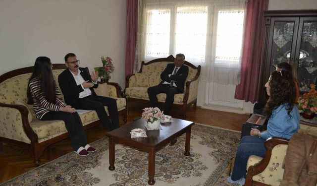 Sultanhisar'da 'Misafirim Kaymakamım' projesi Salavatlı ve Atça'da devam etti