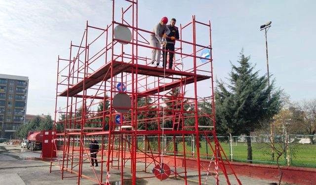 Survivor değil zabıta mülakatı: Zabıta adayları zorlu parkurlarda yarıştı