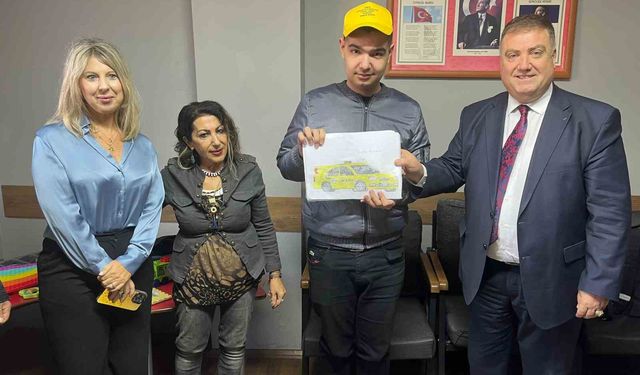 Taksi tutkunu Halil'e Başkan Özkan'dan özel sürpriz