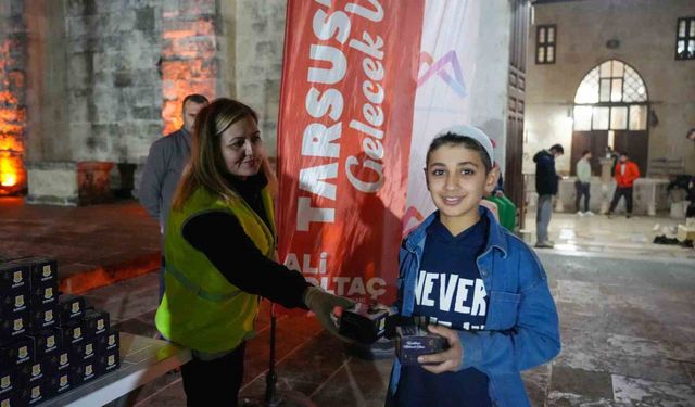 Tarsus'ta Regaib Kandili dayanışmayla karşılandı