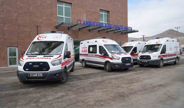 Tavuk döner yiyen 3 öğrenci zehirlendi