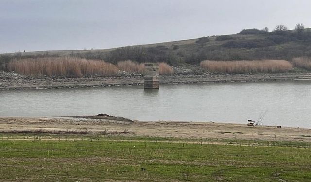 Tekirdağ'daki Hayrabolu Göleti'nde su seviyesi ciddi oranda düştü