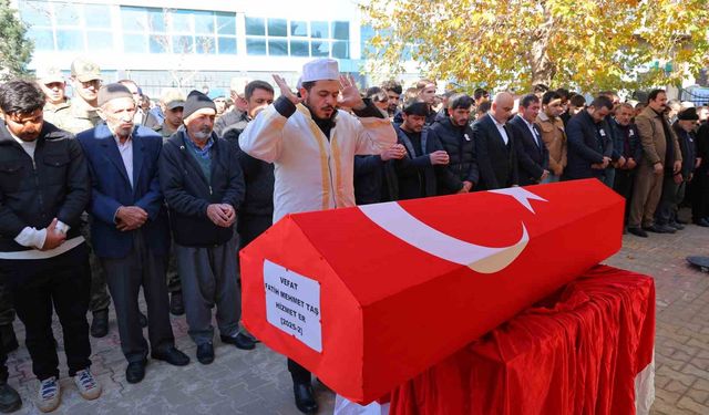 Terhis olduktan 5 gün sonra vefat eden genç son yolculuğuna uğurlandı