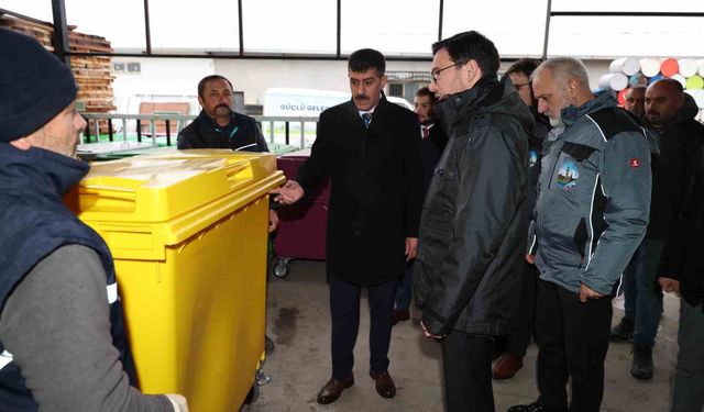 Tokat Belediyesi'nden çöp tenekeleri için sıra dışı test