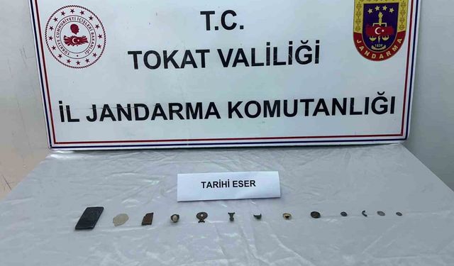 Tokat'ta bir evde 13 parça tarihi eser ele geçirildi