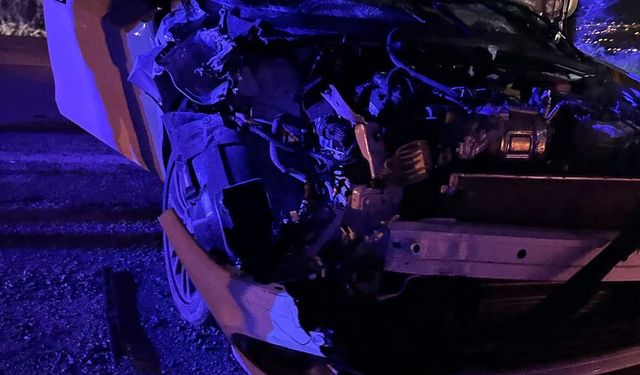 Tokat'ta otomobil traktörle çarpıştı: 4 yaralı