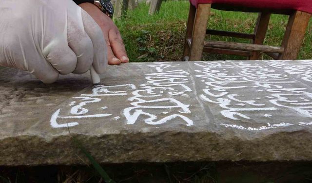 Trabzon'da tarihî mezar taşları karekodla dijital kayıt altına alınıyor