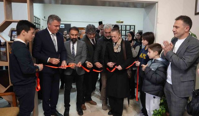 Trafik kazasında hayatını kaybeden öğrencinin adı okulundaki kütüphanede yaşatılacak