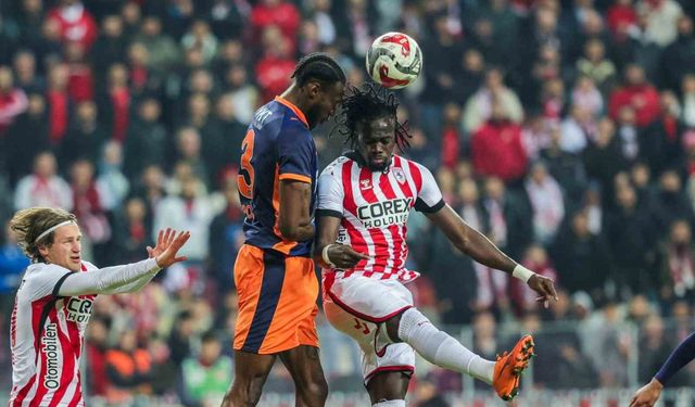 Trendyol Süper Lig: Samsunspor: 0 - RAMS Başakşehir: 0 (İlk yarı)