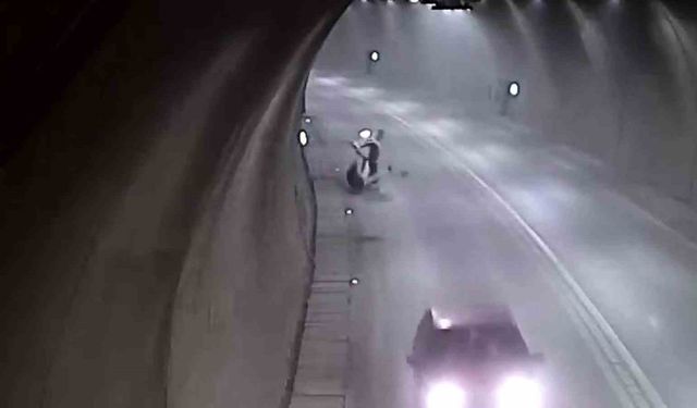 Tünelde motosikletle takla attı, bir dakika sonra yoluna devam etti