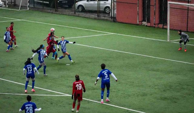 Turkcell Kadın Futbol Süper Ligi: Hakkarigücü: 0 - Yüksekova SK: 1