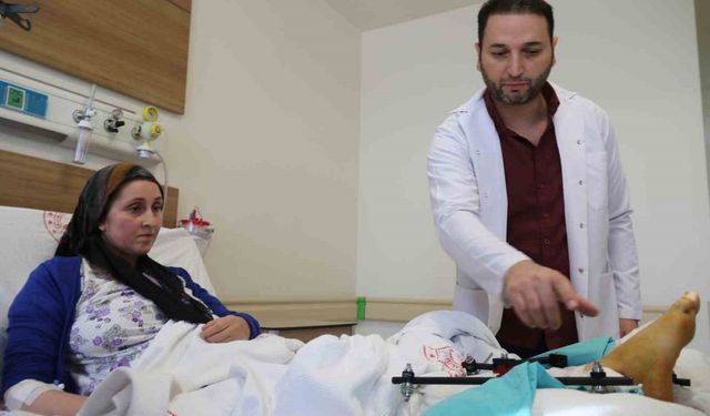 Üç çocuk annesi fabrika işçisinin parçalanan bacakları ampute edilmekten kurtarıldı