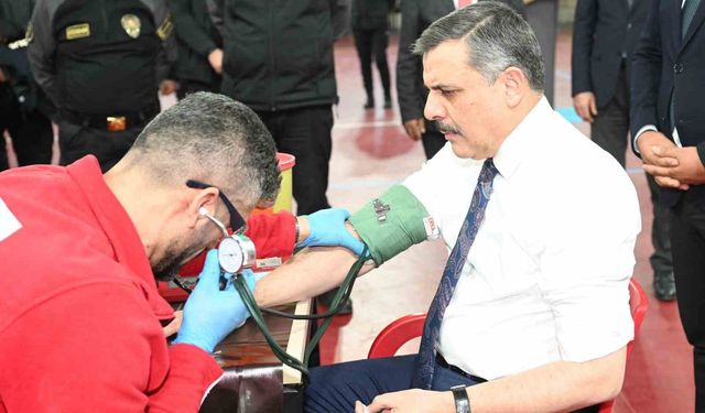 Vali Çiftçi 45'inci kez kan bağışında bulundu