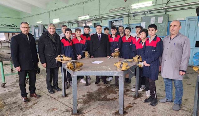 Vali Işın, 'Mesleki eğitim üretim, istihdam ve kalkınma açısından büyük önem taşıyor'