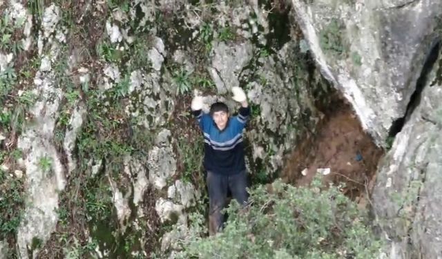 Yaşam için son çığlığı 4'üncü gün duyuldu: Dağın zirvesinde mahsur kalan genç için ekipler seferber oldu