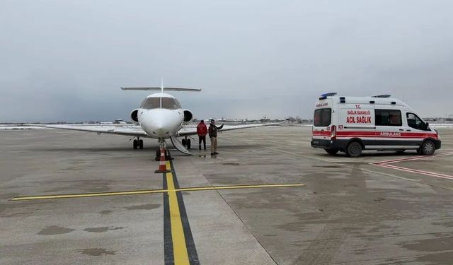 Yenidoğan bebek uçak ambulansla Konya'ya sevk edildi