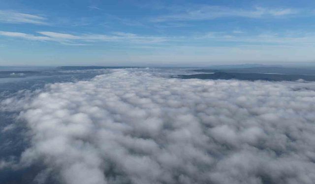 Yoğun sisle kaplanan Çanakkale Boğazı dronla görüntülendi