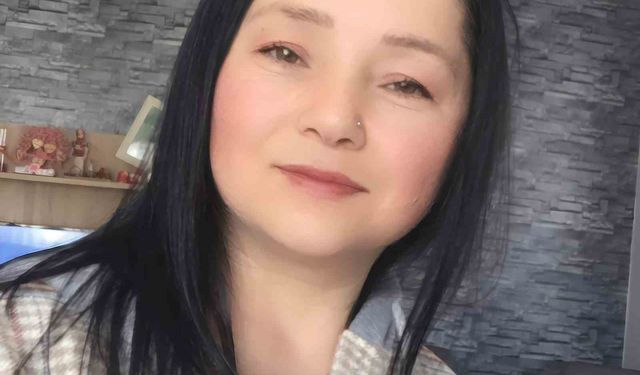 Yolun karşısına geçemeye çalışan kadın, otomobilin çarpması neticesinde hayatını kaybetti