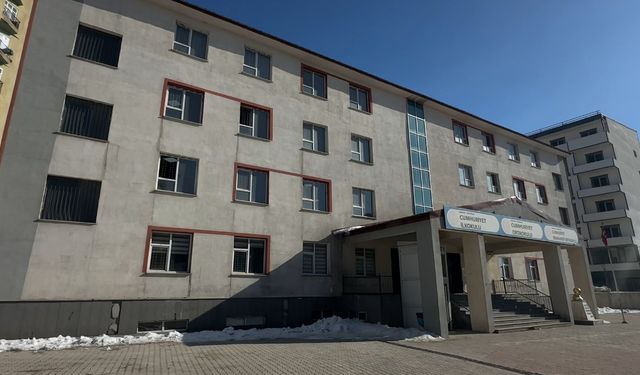 Yüksekova'da örnek uygulama: Okulun pencereleri güvenli hale getirildi