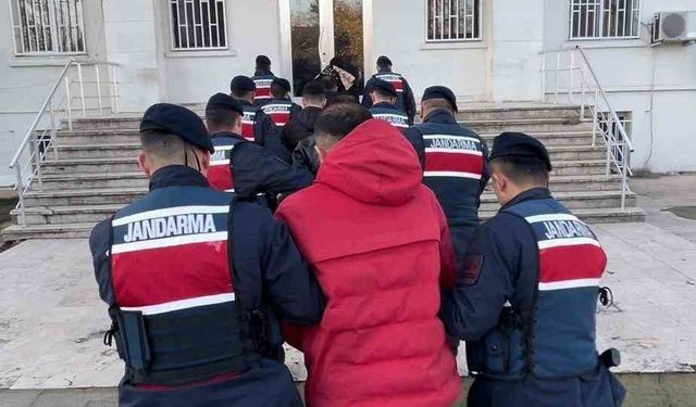 Yurt dışına kaçmak isterken yakalanan 5 kişi tutuklandı