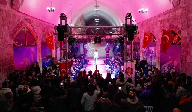 'Zamanın ve Zarafetin İzinde: Niğde' sergisi açıldı