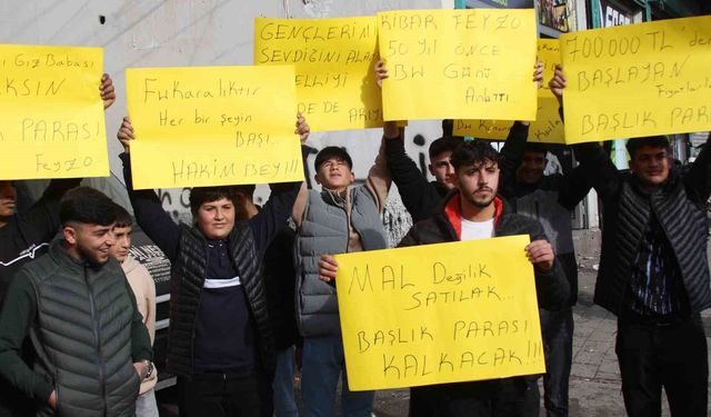 Adana'da gençlerden başlık parası eylemi