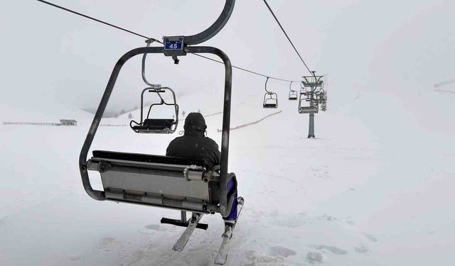 Akdeniz'in kayak merkezi Yedikuyular'a ilgi yoğun
