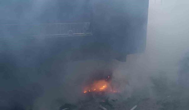 Altınözü'nde odunluk yangını