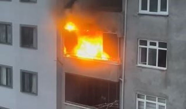 Arhavi'de apartman dairesinde yangın paniği