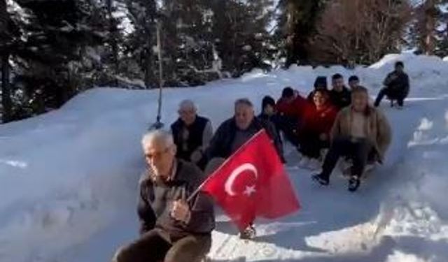 Artvin'de 7'den 70'e kızak keyfi