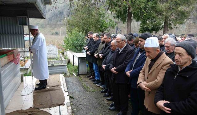 Azerbaycan'da hayatını kaybeden tıp öğrencisi Büşra, Ordu'da toprağa verildi