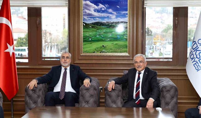 Bakan Işıkhan, Ordu Büyükşehir Belediyesini ziyaret etti