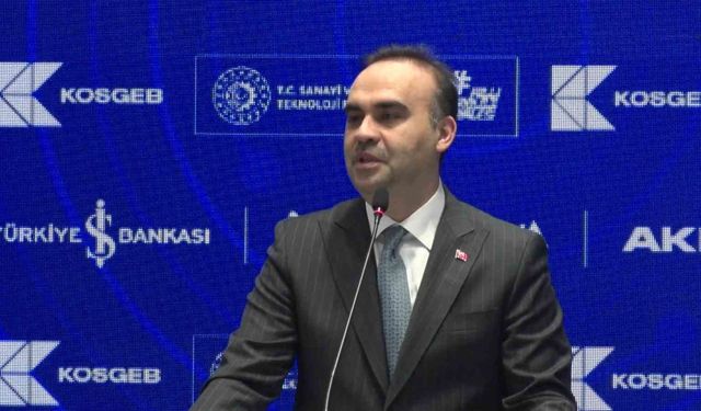 Bakan Kacır: 'Etrafı ateş çemberiyle sarılı zor bir coğrafyada yer alan Türkiye, istikrar ve güven adresi olarak fırtınalara göğüs geriyor'