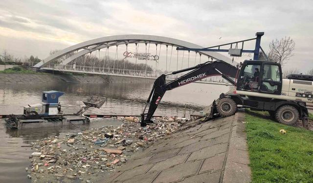 Bariyer sistemleriyle 16 bin kilogramdan fazla atığın denize ulaşması engellendi