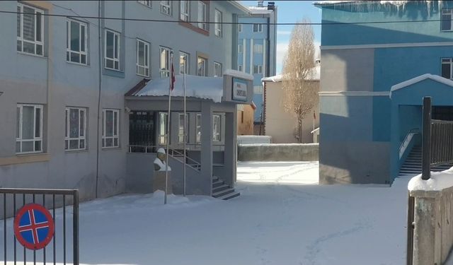 Başkale'de taşımalı eğitime 1 gün ara verildi