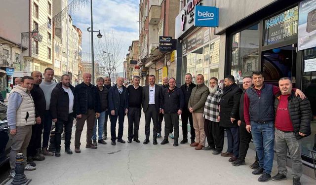 Başkan Çetinkaya Ankara Caddesi'nde esnaf ve vatandaşlarla buluştu