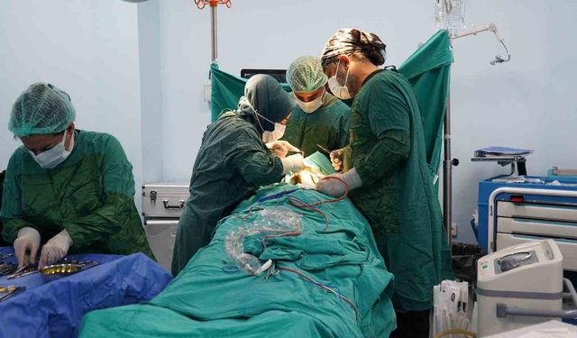 Batman'da Ağız ve Diş Sağlığı Hastanesinde bir ilk: Alt çene kırığı başarıyla tedavi edildi