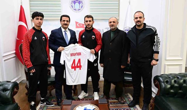 Battalgazi Belediyespor'un milli gururları Başkan Taşkın'ı ziyaret etti