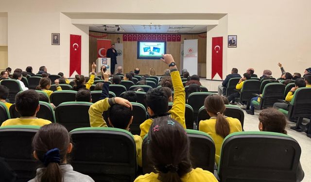 Bayburt'ta sıfır atık için öğrenci ve velilere eğitim verildi