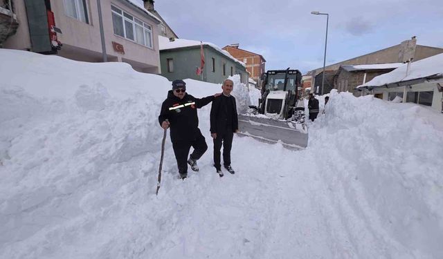 Bektaş Yaylası'nda kar kalınlığı 2,5 metreyi buldu