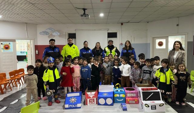 Cizre'de minik öğrenciler polislik mesleğini tanıdı