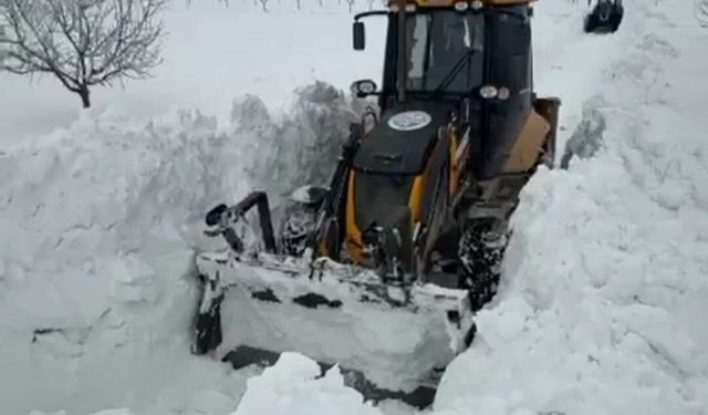 Darende Belediyesi'nden karla mücadelede yoğun mesai