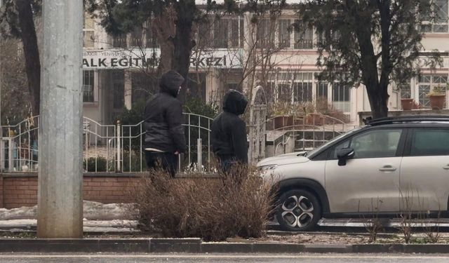 Diyarbakır'da sağanak yağış hayatı olumsuz etkiledi