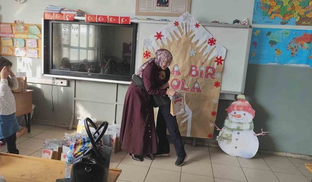 Erciş'te öğrencilerin karne sevinci