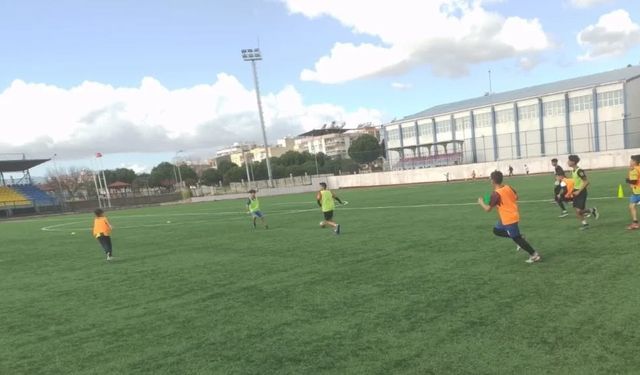 Germencik Belediyesporlu minikler tatilde sahayı boş bırakmadı