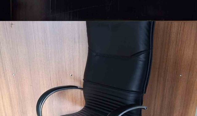 Girdiği iş yerinden koltuk çaldı