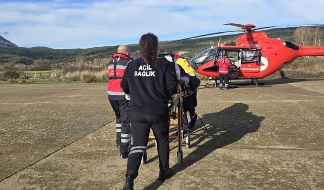 Gökçeada'da rahatsızlanan hasta helikopter ambulansla Çanakkale'ye sevk edildi