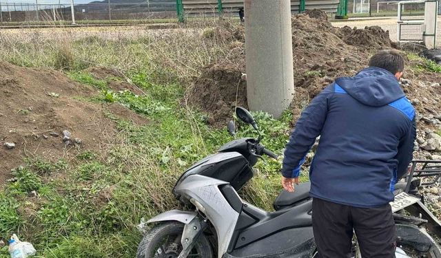 Gönen'de kamyonet ile motosiklet çarpıştı: 1 yaralı