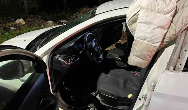 Gönen'de park halindeki araçta patlama: 2 yaralı