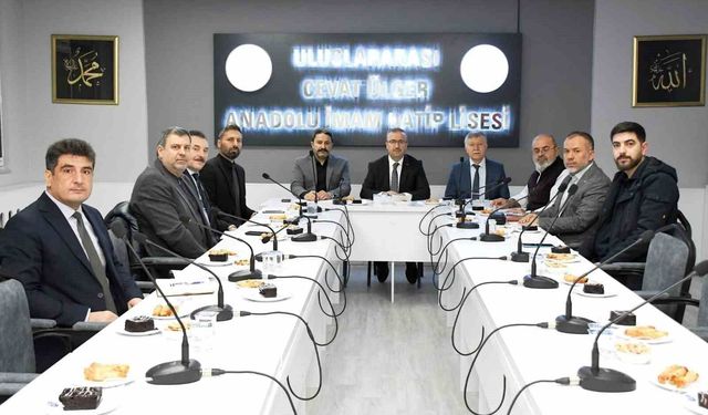 İmam hatip okullarıyla ilgili toplantı yapıldı